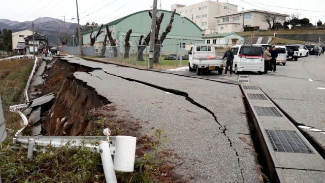 People evacuate following the earthquake in Wajima City, Ishikawa prefecture, on January 1, 2024
